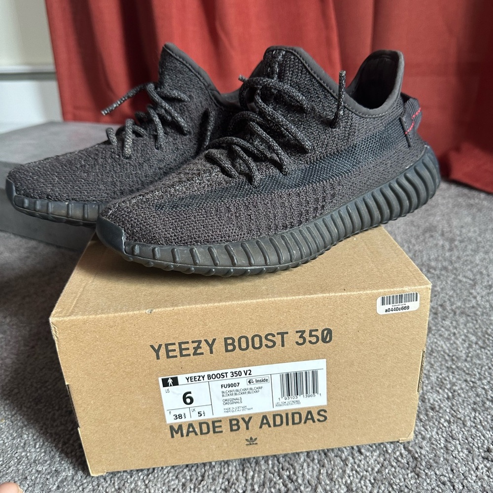 Yeezy Boost 350 - Black Reflective